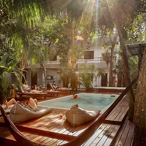 Che & Bar Adults Only 2* Tulum